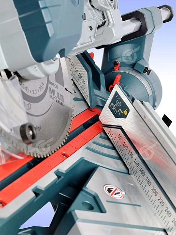 Торцовочная пила Bosch GCM 254 D