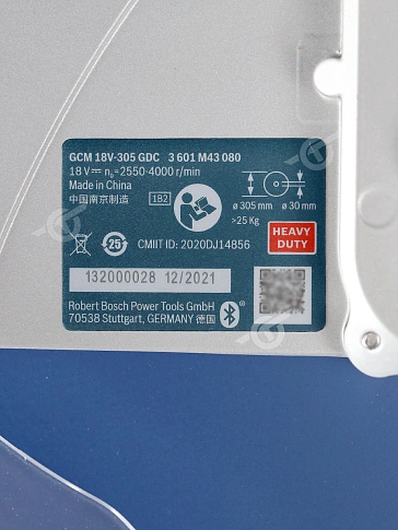 Торцовочная пила аккумуляторная Bosch GCM 18V-305GDC