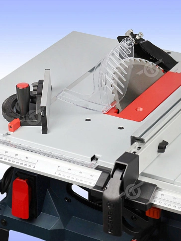 Станок распиловочный Bosch GTS254